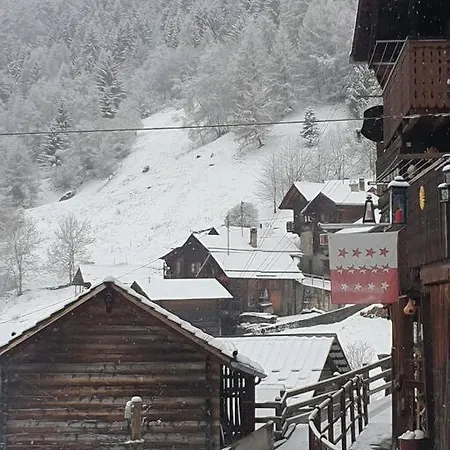 Apartment Dans Un Village Authentique Des Montagnes Valaisannes Hérémence